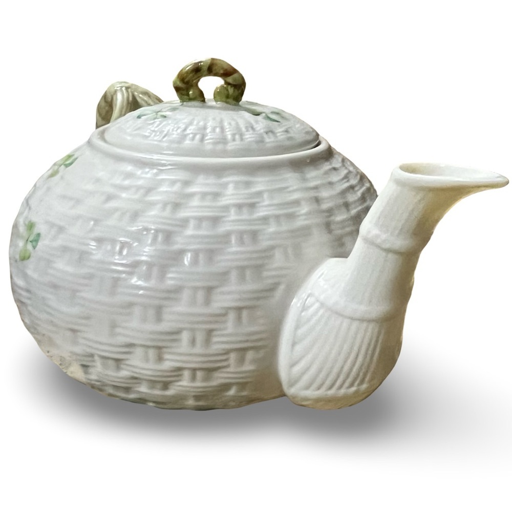 Vintage Belleek Shamrock Basketweave Tea Set - Picture 14 of 16